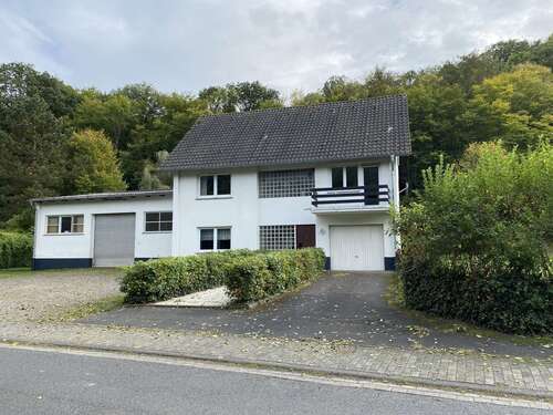 Foto - Haus zum Kaufen in Gönnersdorf 460.000,00 € 323.95 m²