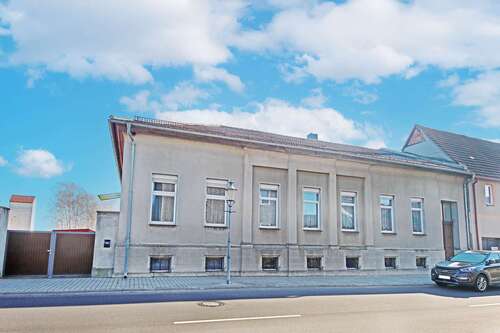 Foto - Haus zum Kaufen in Oranienbaum-Wörlitz 160.000,00 € 282 m²