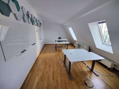 Foto - Büro in München 980,00 € 30 m² - 980,00&nbsp;EUR Kaltmiete, ca.&nbsp; 30,00&nbsp;m&sup2;