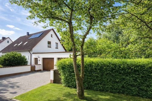 Foto - Haus zum Kaufen in Röhrmoos 698.000,00 € 145 m²