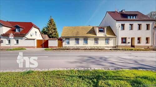 Foto - Haus zum Kaufen in Bad Lauchstädt 66.000,00 € 152.68 m²