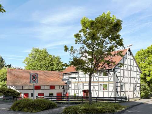 Foto - Haus zum Kaufen in Lohfelden 265.000,00 € 183 m²