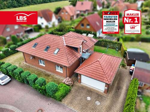 Foto - Haus zum Kaufen in Bückeburg 460.000,00 € 197.78 m²