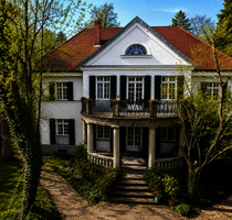 Haus zum Kaufen in Regensburg 980.000,00 € 432 m²