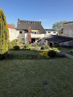 Foto - Haus zum Kaufen in Nidderau-Heldenbergen 449.500,00 € 239 m²