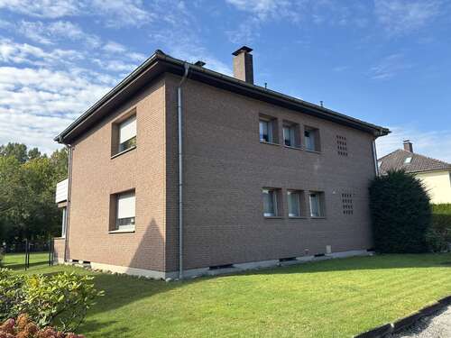 Foto - Haus zum Kaufen in Lage 250.000,00 € 188 m²