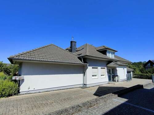 Foto - Haus zum Kaufen in Taunusstein 998.000,00 € 267 m²