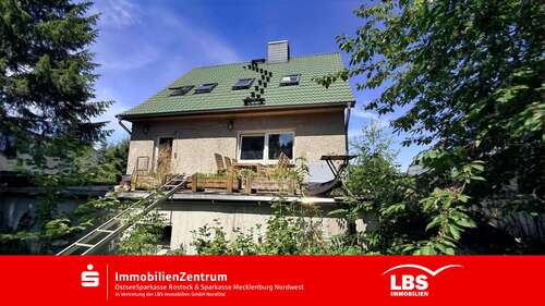 Foto - Haus zum Kaufen in ElmenhorstLichtenhagen 249.000,00 € 120 m²