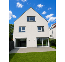 Haus zum Mieten in Niederdorfelden 3.100,00 € 210 m²