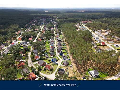 Foto - Grundstück zu verkaufen in Borkwalde 215.000,00 € 896 m²