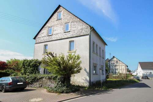 Foto - Haus zum Kaufen in Laufersweiler 60.000,00 € 183.19 m²