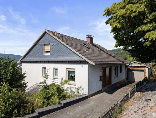 Foto - Haus zum Kaufen in Bad Laasphe 336.000,00 € 182.96 m²