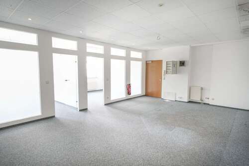 Foto - Büro in Erlangen 737.600,00 € 270 m²