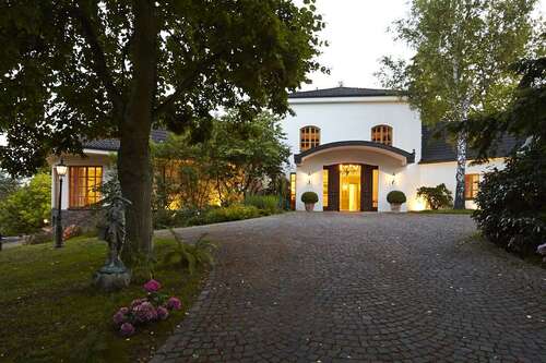 Foto - Haus zum Kaufen in Wachtberg 2.490.000,00 € 943 m²