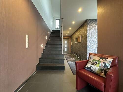 Foto - Haus zum Kaufen in Neuss 1.125.000,00 € 215 m²