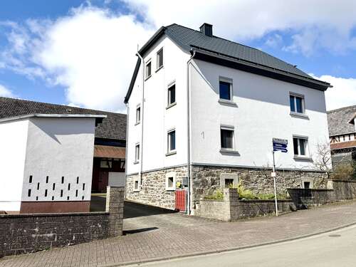 Foto - Haus zum Kaufen in Bischoffen 322.000,00 € 216 m²