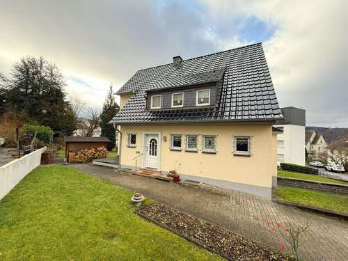 Foto - Haus zum Kaufen in Werdohl 252.000,00 € 168 m²