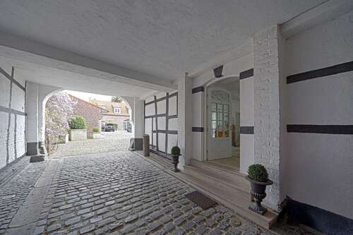 Foto - Haus zum Kaufen in Meerbusch 2.450.000,00 € 500 m²