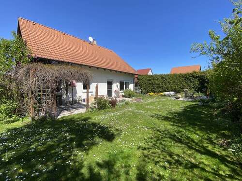 Foto - Haus zum Kaufen in Isseroda 449.000,00 € 190 m²