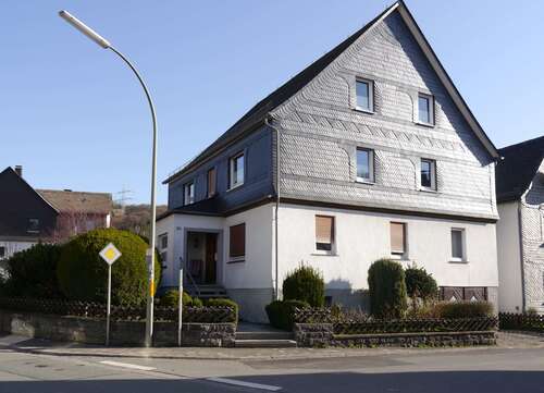 Foto - Haus zum Kaufen in Bestwig 189.000,00 € 200 m²