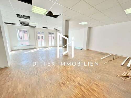 Foto - Büro in Taubebrischofsheim 925,00 € 123 m²