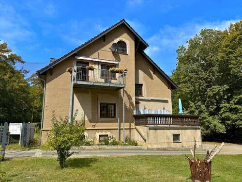 Foto - Haus zum Kaufen in Gostewitz 375.000,00 € 298.64 m²