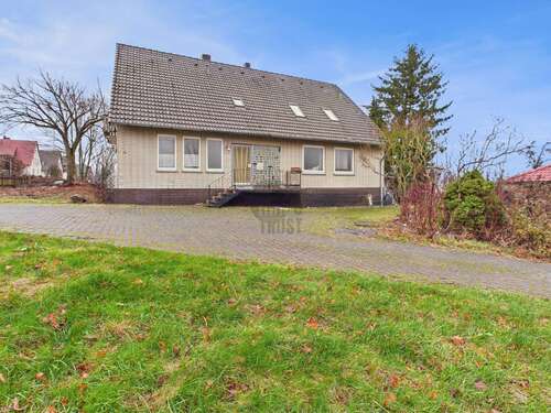 Foto - Haus zum Kaufen in Emmerthal 195.000,00 € 260 m²