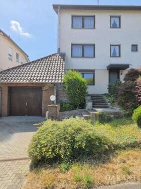 Foto - Haus zum Kaufen in Niefern-Öschelbronn 410.000,00 € 194 m²