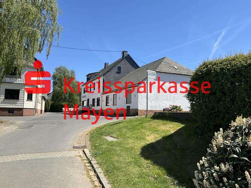 Foto - Haus zum Kaufen in Nachtsheim 279.000,00 € 300 m²