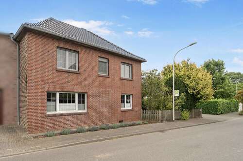 Foto - Haus zum Kaufen in Geilenkirchen 318.000,00 € 135 m²