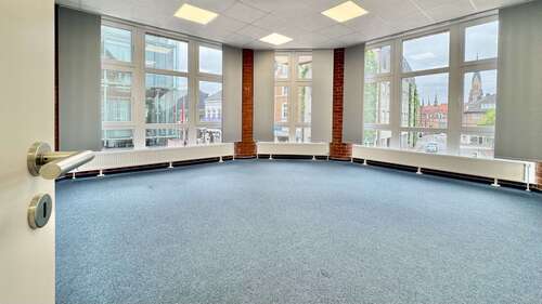 Foto - Büro in Schleswig 1.928,00 € 241 m²