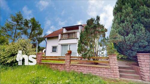 Foto - Haus zum Kaufen in Braunsbedra 230.000,00 € 154 m²