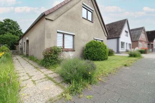 Foto - Haus zum Kaufen in Geestland 155.000,00 € 180.22 m²
