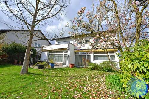 Foto - Haus zum Kaufen in Hennef-Zentrum 979.000,00 € 221 m²