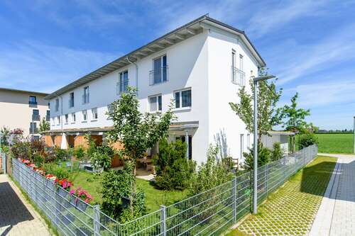 Foto - Haus zum Kaufen in Großkarolinenfeld 786.000,00 € 125 m²