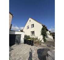Haus zum Mieten in Niederkassel 1.150,00 € 80 m²
