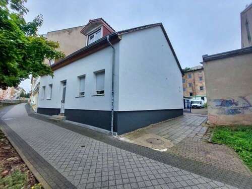 Foto - Haus zum Kaufen in Frankfurt 199.000,00 € 176 m²
