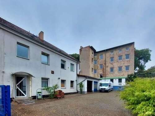 Foto - Haus zum Kaufen in Frankfurt 299.000,00 € 340 m²