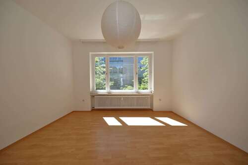 Foto - Büro in Essen 990,00 € 123 m² - 990,00&nbsp;EUR Kaltmiete, ca.&nbsp; 123,00&nbsp;m&sup2;