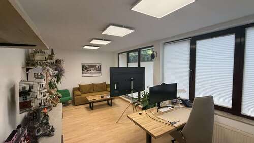 Foto - Büro in Dresden 999,00 € 30 m² - 999,00&nbsp;EUR Kaltmiete, ca.&nbsp; 30,00&nbsp;m&sup2;