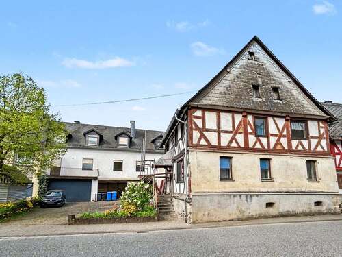 Foto - Haus zum Kaufen in Löhnberg 299.000,00 € 350 m²