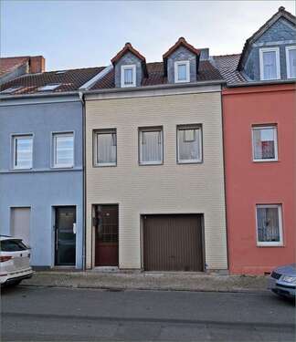 Foto - Haus zum Kaufen in Aschersleben 25.000,00 € 106 m²