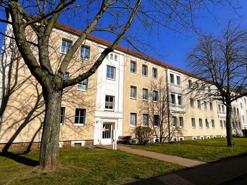 Foto - Wohnung zum Mieten in Braunsbedra 363,00 € 66 m²