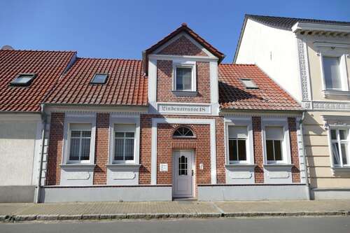 Foto - Haus zum Kaufen in Friedland 155.000,00 € 111 m²