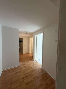 Foto - Wohnung zum Mieten in Halle (Saale) 405,00 € 54.9 m²