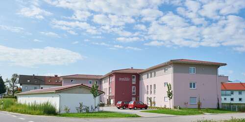 Foto - Wohnung zum Mieten in Surheim 500,00 € 42 m²