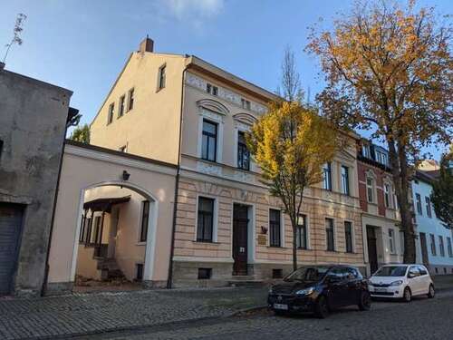 Foto - Haus zum Kaufen in Bernburg (Saale) 150.000,00 € 294.99 m²