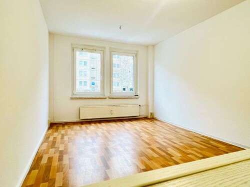 Foto - Wohnung zum Mieten in Freital 275,09 € 47.43 m²