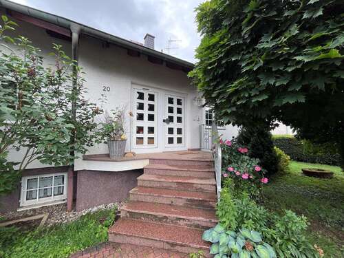 Foto - Haus zum Mieten in Florstadt 1.700,00 € 145 m²
