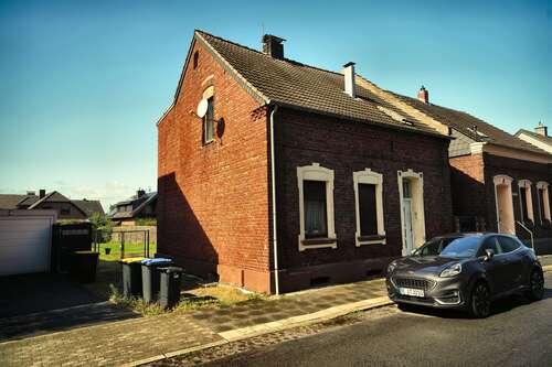Foto - Haus zum Kaufen in Moers 250.000,00 € 111 m²